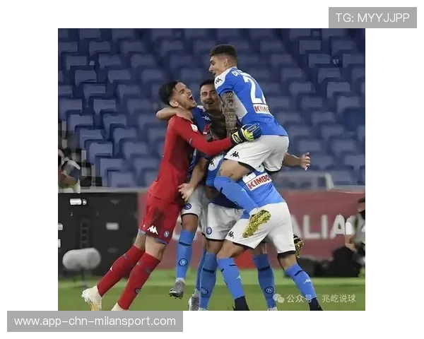 意甲那不勒斯边路速度撕裂对方后防：攻势如潮，战术之美