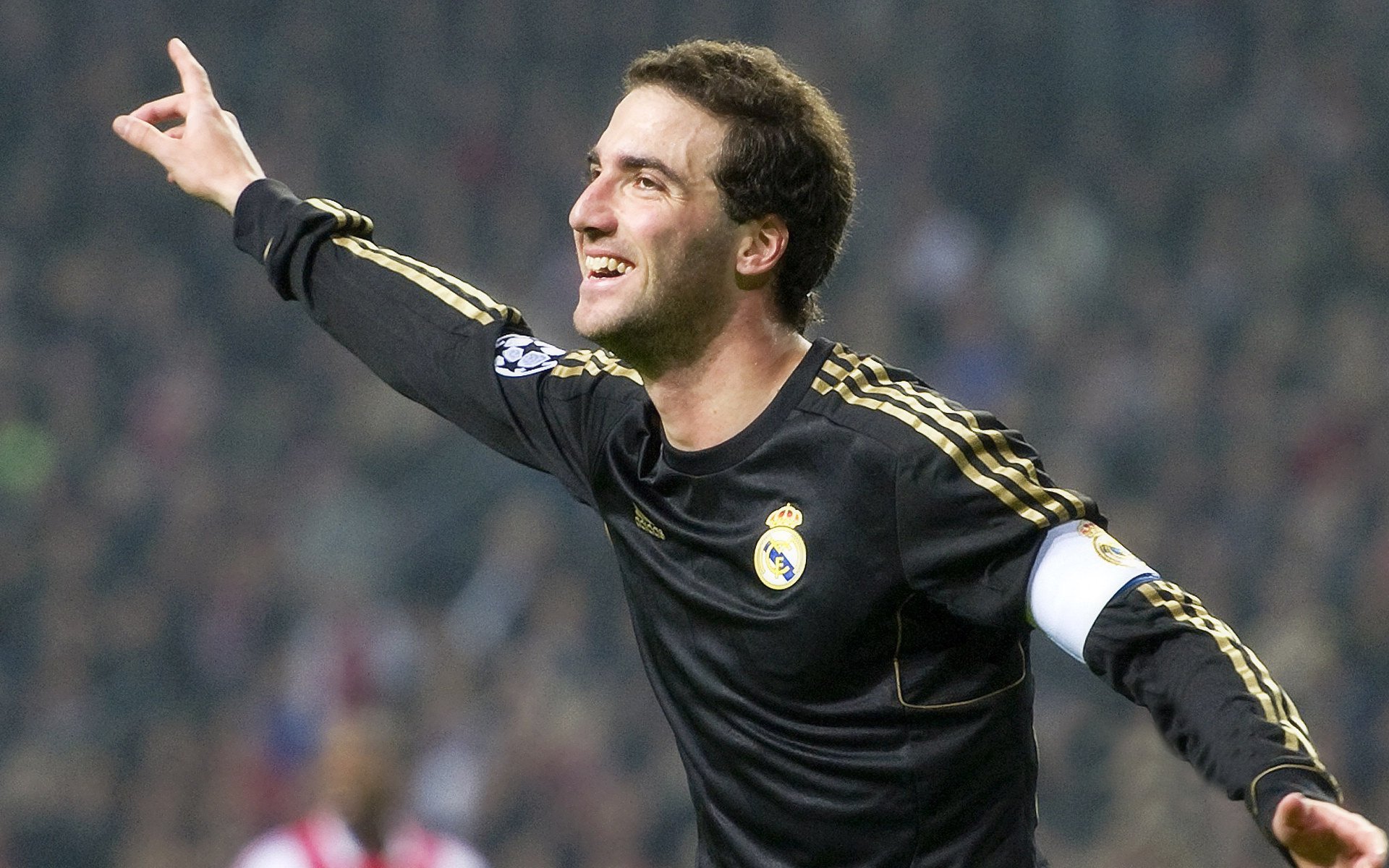 五大联赛球员适应期影响球队前半赛季走势，五大联赛各位置赛季十佳球员